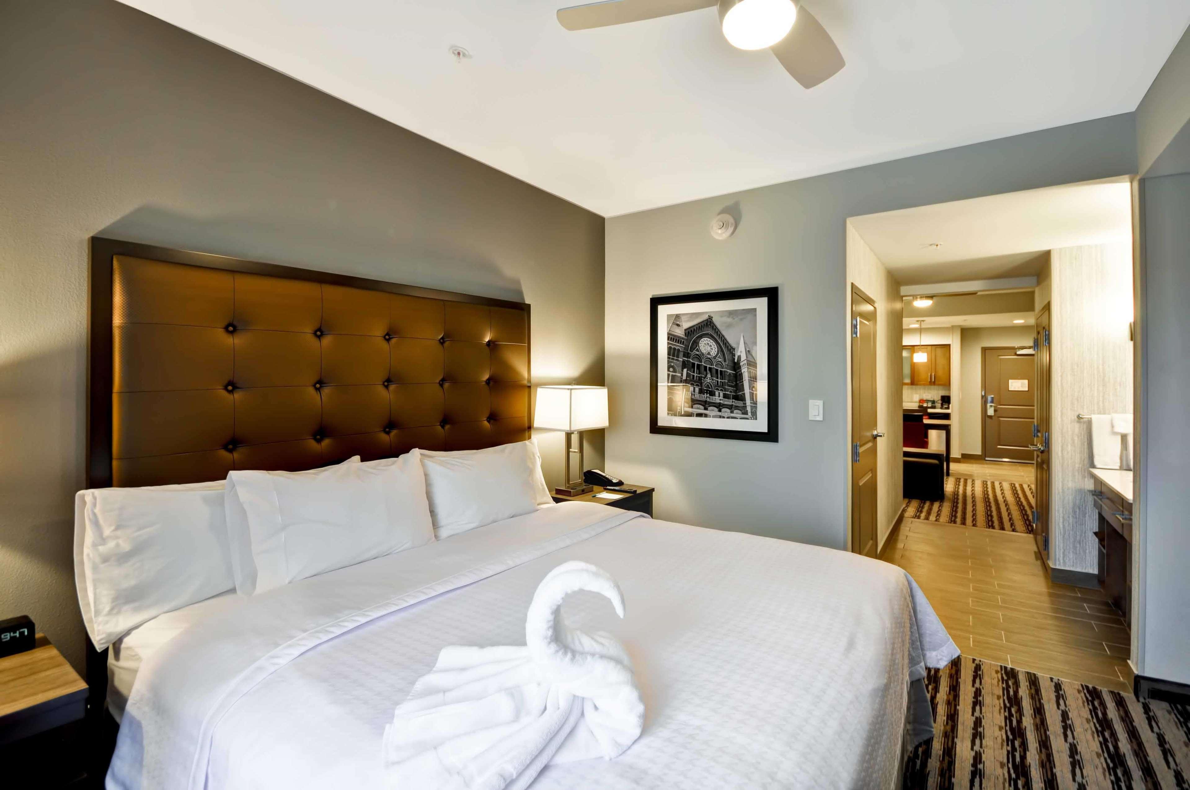 Homewood Suites By Hilton Cincinnati/Уэст-Честер Экстерьер фото