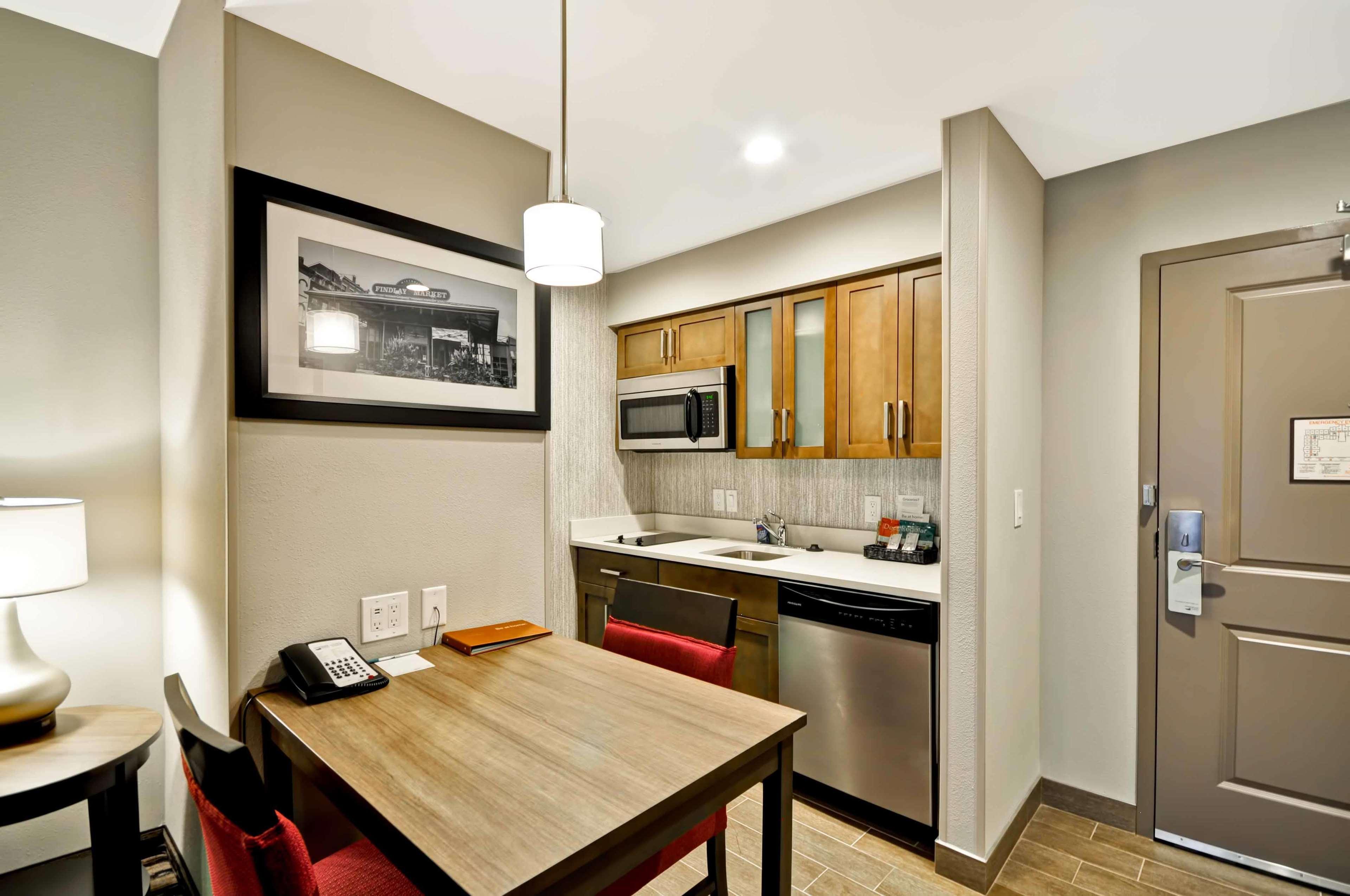 Homewood Suites By Hilton Cincinnati/Уэст-Честер Экстерьер фото